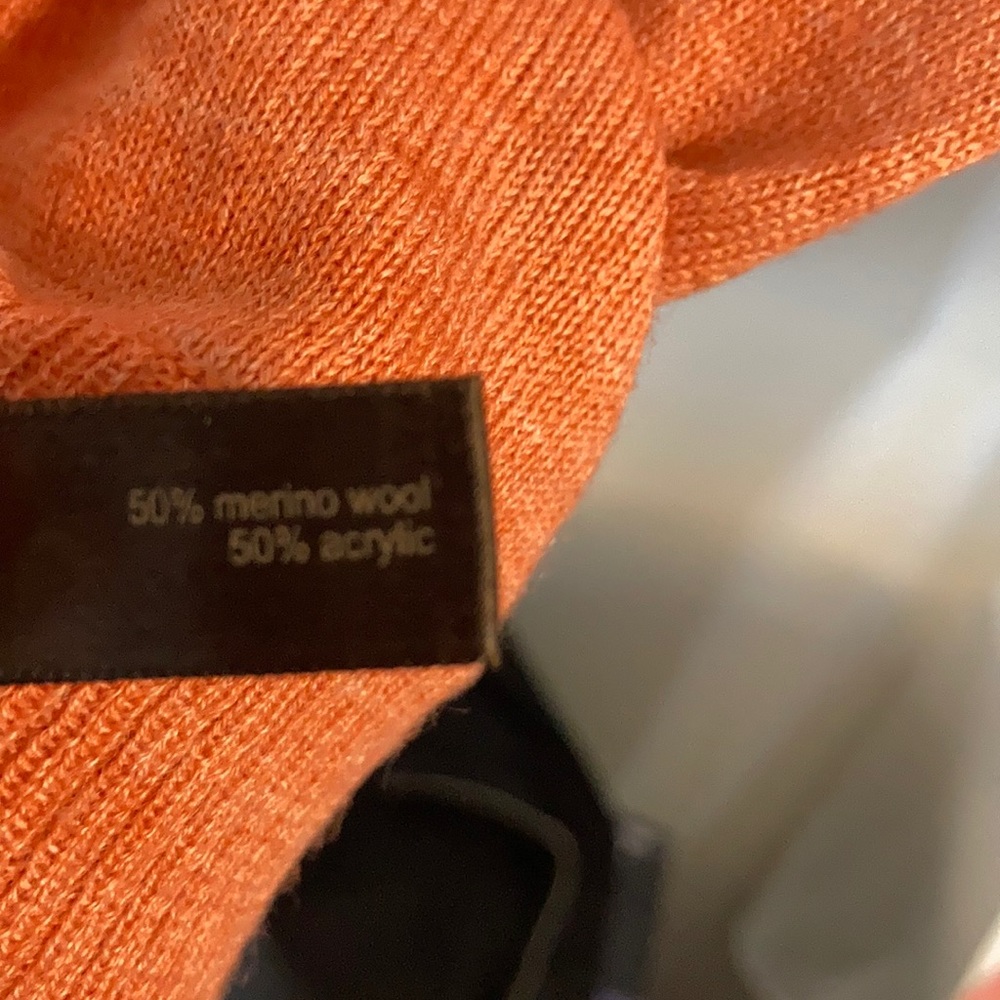 Limited sweater - Picture 3 of 3